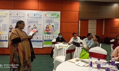 शिशु के लिए छह माह के बाद उपरी आहार व नियमित स्तनपान जरूरी