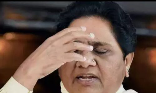 बीएसपी सुप्रीमो मायावती की मां का हुआ निधन दिल्ली के लिए रवाना हुई पूर्व मुख्यमंत्री ।