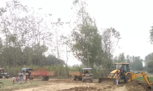 खनन अधिकारी ने एक जेसीबी और दो ट्रैक्टर ट्राली किया सीज