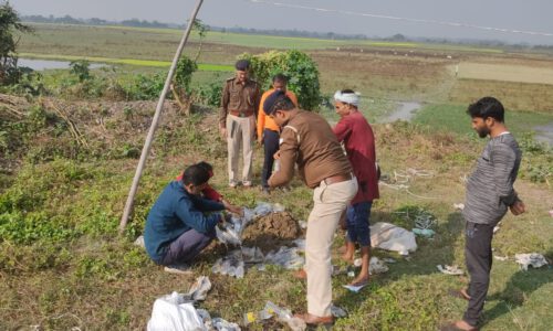 जिआरपी थाना द्वारा जब्त 38 लीटर शराब किया नष्ट।