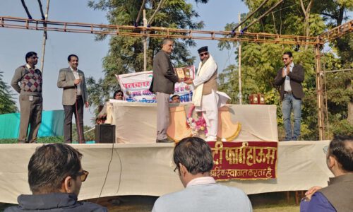 पत्रकार प्रेस परिषद कानपुर द्वारा  समाजसेवियों का किया सम्मान