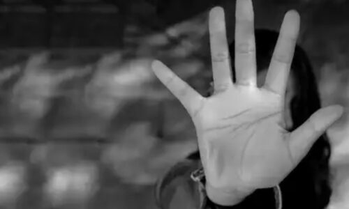 उत्तर प्रदेश में प्रैक्टिकल परीक्षा के बहाने दूसरे स्कूल ले जाकर 17 छात्राओं का किया यौन शोषण ।