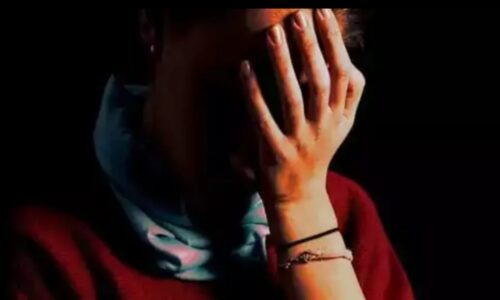 विधवा भाभी को अकेले पाकर देवर ने की छेड़छाड़ मामला दर्ज