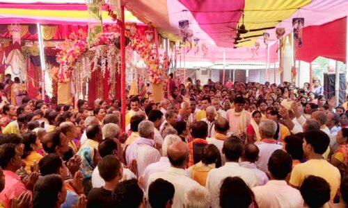 एकसला गांव में भव्य 24 प्रहर हरिनाम संकीर्तन का हुआ समापन श्रद्धालुओं ने लिया आशीर्वाद ।