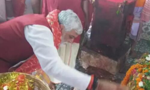 केंद्रीय राज्य मंत्री अश्विनी कुमार चौबे ने मां चिन्मस्तिका मंदिर में की पूजा अर्चना
