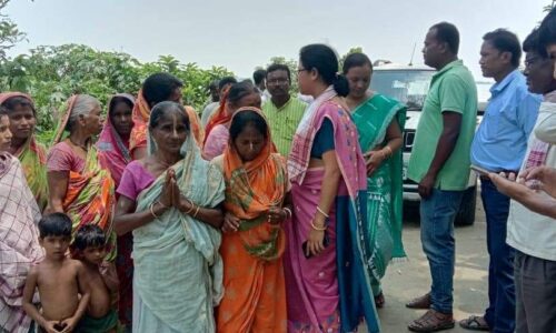 বিজেপি বঙাইগাঁও জিলা সভানেত্ৰী হিমানী অধিকাৰীৰ মালেগড় পঞ্চায়ত এলেকাত বান গৰাখহনীয়াৰ পৰিদৰ্শন।