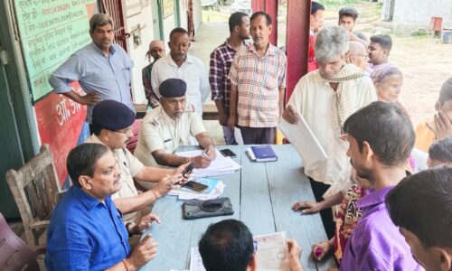 भूमि विवाद निपटारे हेतु जनता दरबार का आयोजन तीन मामले निष्पादित ।