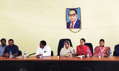 संभावित बाढ़ पूर्व तैयारी को लेकर जनप्रतिनिधियों के साथ अनुश्रवण समिति की हुई बैठक