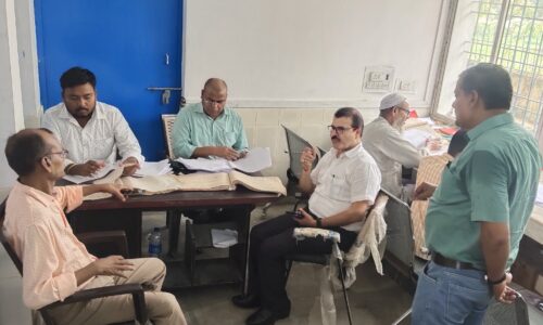 अचंल रिकॉर्ड रूम का एडिएम ने किया निरीक्षण दिया निर्देश।