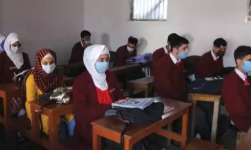 जम्मू कश्मीर में जमात से जुड़े 300 स्कूलों को बंद करने का आदेश 15 दिन में कर दिए जाएंगे सील