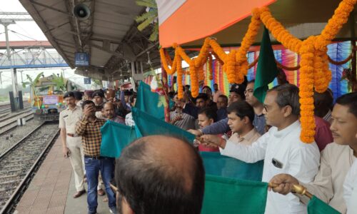तेलता पसेंजर ट्रैन बहाल भाया बारसोई के रास्ते राधिकापुर तक चलेगी।
