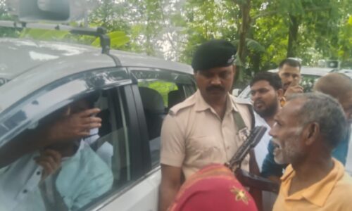 पीएचडी मंत्री ललित कुमार यादव पोखरिया गांव पहुंच नल जल योजना का किया निरीक्षण, सम्बंधित कर्मियों को दिया निर्देश