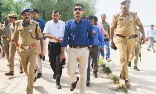मूर्ति विसर्जन के दृष्टिगत ढोड़ी घाट का डीएम व एसपी के किया निरीक्षण