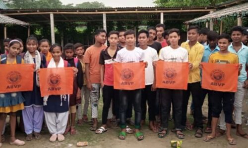 अभाविप ने बलरामपुर के विभिन्न कोचिंग संस्थानों में चलाया सदस्यता अभियान