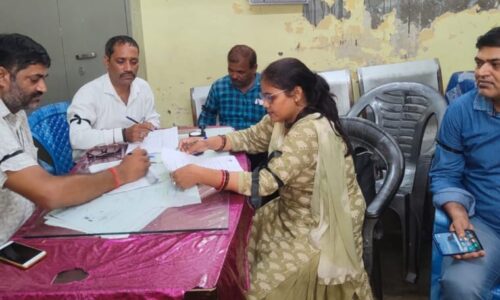 मानदेय का भुगतान न होने तक सभी लेखपाल विरोध स्वरूप काली पट्टी बांधकर करेंगे कार्य