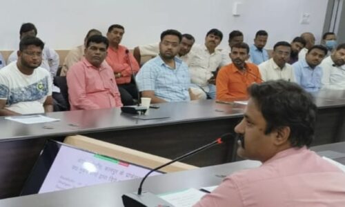 वायु प्रदूषण  रोकने हेतु ईट भट्टों के संचालकों संग प्रशासन ने की बैठक