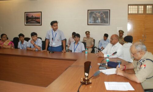 सिविल सोसाइटी आगरा द्वारा आयोजित – तीन स्कूल के छात्र-छात्रों ने किया एडीजी आगरा ज़ोन से संवाद।