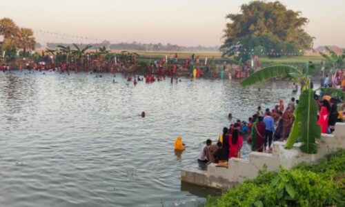 बारसोई में आस्था का महापर्व छठ पूजा शांतिपूर्ण संपन्न प्रशासन दिखे चुस्त-दुरुस्त ।