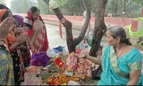 देवउठनी एकादशी पर गंगा बैराज अटल घाट पर लाखों ने किया स्नान