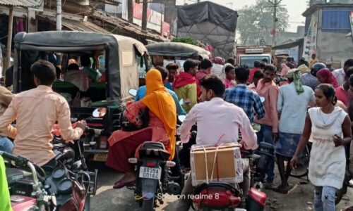 प्राणपुर के रोशना बाजार में हर दिन लगता है जाम लोग परेशन