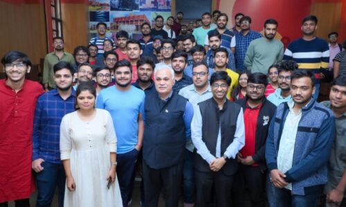 आई आई टी (IIT) कानपुर ने आज मुख्य अतिथि के रूप में उत्तर प्रदेश के मुख्य सचिव श्री दुर्गा शंकर मिश्रा के संस्थान दौरे के साथ इंडियन गवर्नेंस समिट’22 का उद्घाटन किया