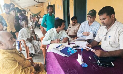 प्राणपुर में भुमी विवाद निपटारा हेतु जनता दरबार का आयोजन तीन मामले की हुई सुनवाई ।