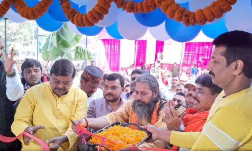 गेड़ाबाड़ी में कटिहार विधान पार्षद ने टायर हाउस का किया उद्घाटन, दी शुभकामनाएं ।