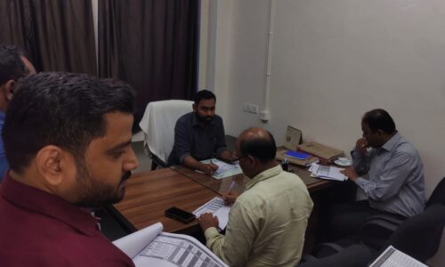 जिला उप विकास आयुक्त ने संचालित योजनाओं की अद्यतन स्थिति का लिया जायजा