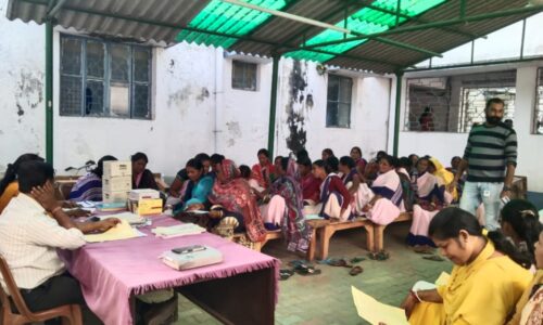 हसनगंज में स्वास्थ्य एएनएम और आशा कर्मी को किया प्रशिक्षित