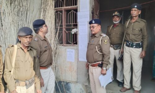 पीएफआई से जुड़े नेता महबूब आलम नदवी के आवास पुलिस ने चिपकाया अधिसूचना