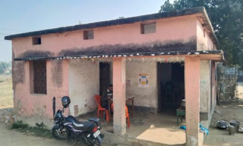 बघुवाकोल सामुदायिक भवन में संवर रहा बच्चों का भविष्य ।