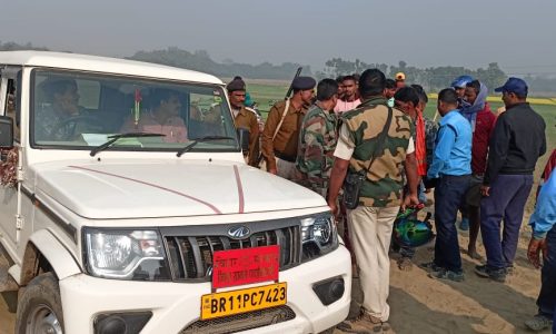 जिला खनन पदाधिकारी और बंगाल पुलिस के साथ हुई नोंक झोंक