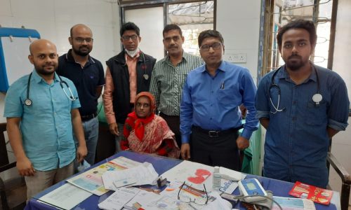 ডাক্তার বাবুদের অক্রান্ত পরিশ্রমে ডায়মন্ড হারবার মেডিকেল কলেজ এন্ড হাসপাতাল থেকে ১৭ দিন ধরে ডেঙ্গু আক্রান্ত এক মহিলা সুস্থ হয়ে বাড়ি ফেরেন