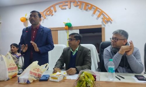 11 वार्ड पार्षद सहित मुख्य पार्षद व उप मुख्य पार्षद ने कोढ़ा सभागार में ली शपथ ।