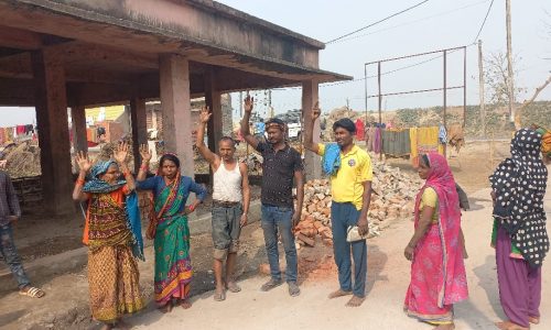 हवामहल जीर्णोद्धार कार्य पर ग्रामीणों ने लगाया रोक ।