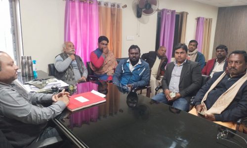 प्रखंड क्षेत्र की समस्याओं को लेकर मुखियाओं के साथ बिडियो ने किया बैठक।