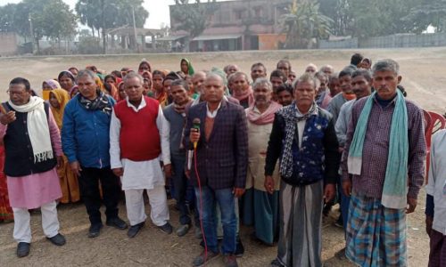 सुजापुर के मिडिल स्कूलों में कर्पूरी ठाकुर की 98वीं जयंती धूमधाम से मनाया  ।