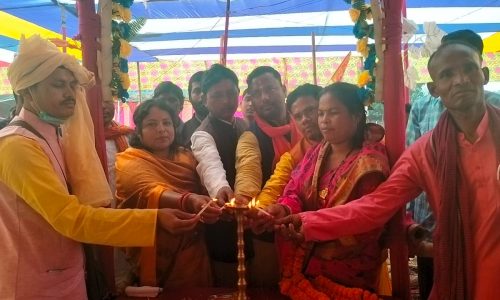 सोलह प्रहर हरिनाम संकीर्तन यज्ञानुष्ठान आरंभ।