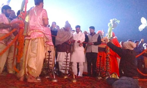 गंगा आरती व मेले का एसटी आयोग के अध्यक्ष ने फीता काट कर कियाउद्घाटन ।