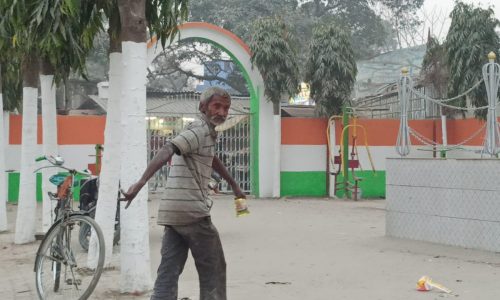 धड़ल्ले से बिक रही है कदवा थाना क्षेत्र में शराब प्रशासन बेखबर।