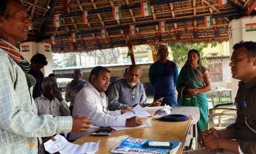 जनता दरबार में दो मामला निष्पादित एक फरियादी को मिला अगली सुनवाई की तारीख।