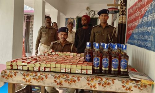 74 लीटर 460 मिलीलीटर शराब के साथ   एक तस्कर गिरफ्तार ।