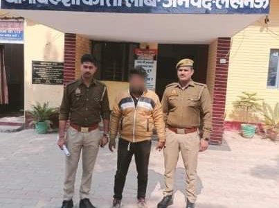 चोरी का सामान खरीदने व बेचने वाला आरोपी गिरफ्तार ।