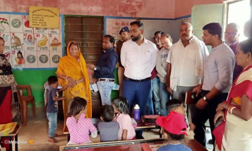 उप विकास आयुक्त ने किया डंडखोरा प्रखंड कार्यालय का निरीक्षण।