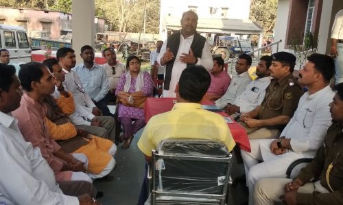 अमदाबाद थाना परिसर में हुई शांति समिति की बैठक।