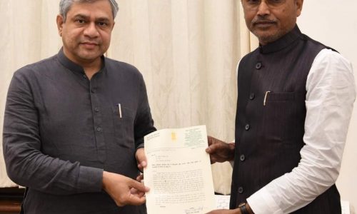 जिला अन्तर्गत कई आर.ओ.बी निर्माण को लेकर रेल मंत्री से मिले कटिहार सांसद ।