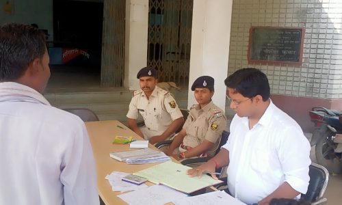 मनिहारी थाना में  आयोजित जनता दरबार में 6 मामले निष्पादित ।