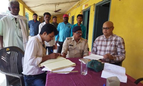 भूमि विवाद निपटारे हेतु आयोजित जनता दरबार में तीन मामलों का हुआ निष्पादन।