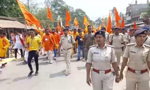 बारसोई में रामनवमी के मौके पर निकाली गई शोभायात्रा ।