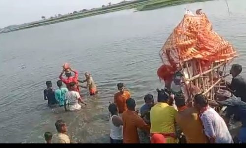 चैती दुर्गा माता को नम आंखों से विदाई दी गई।